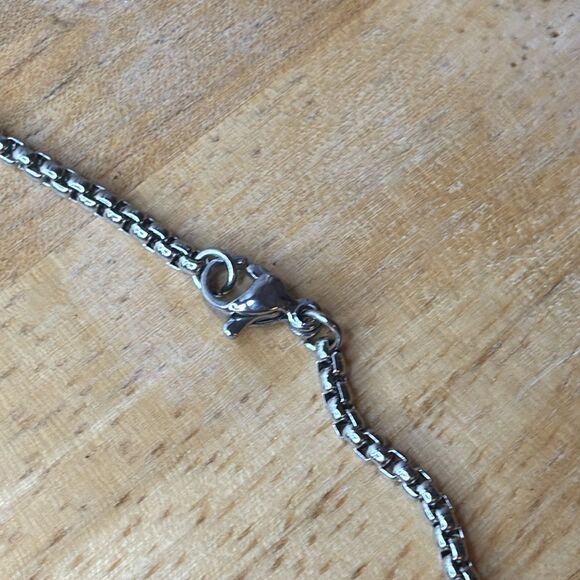 Mixed Metal Tone Koi Fish Pendant with silver tone chain 22” necklace - Picture 3 of 6